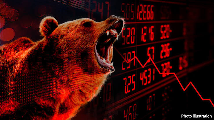 Bear market illustration showing a falling stock market chart, declining red candlesticks, financial risk indicators, and investment strategy concepts.